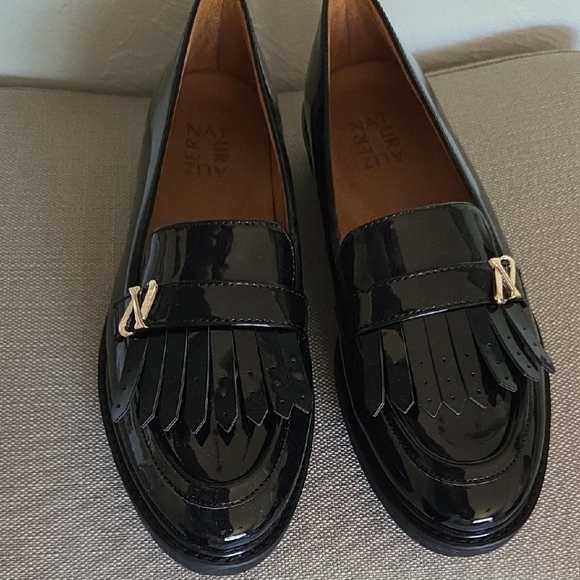 Naturalizer Black and Gold Flats with Classic Loafer Design - Picture 2 of 6